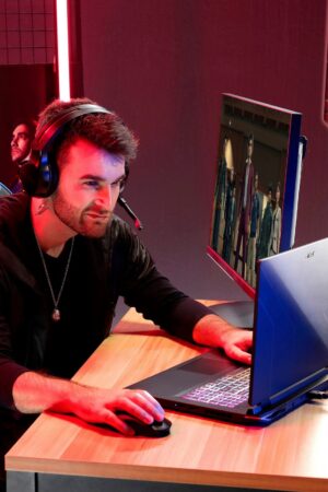 MSI Katana 17 B12VEK-407 Gaming-Notebook (43,9 cm/17,3 Zoll, Intel Core i5 12450H, GeForce RTX 4050, 1000 GB SSD)